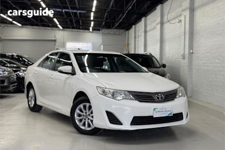 White 2013 Toyota Camry Sedan Altise