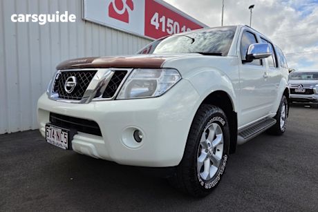 White 2011 Nissan Pathfinder Wagon ST-L (4X4)