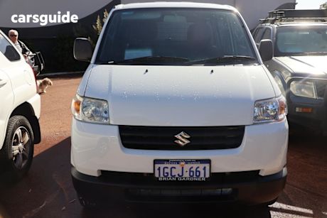 White 2016 Suzuki APV Van