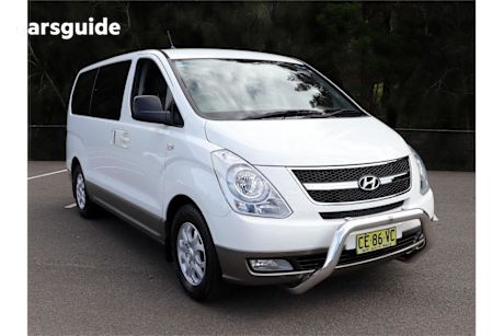White 2015 Hyundai Imax Wagon