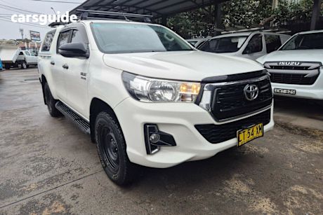 White 2019 Toyota Hilux Double Cab Pick Up SR HI-Rider