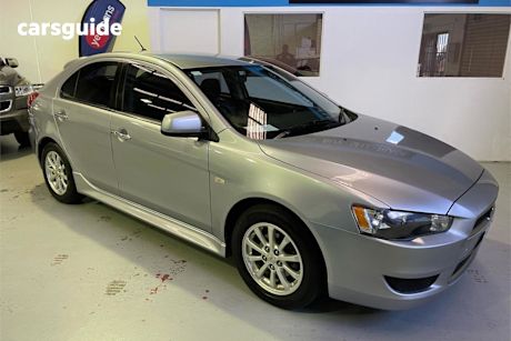 Silver 2014 Mitsubishi Lancer Sedan LX
