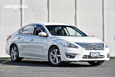 White 2015 Nissan Altima Sedan TI