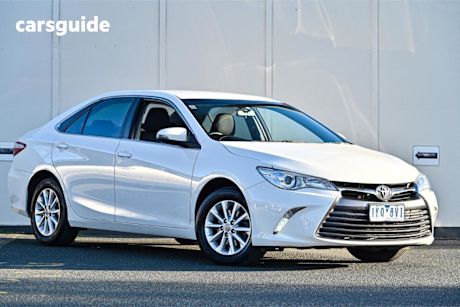 White 2017 Toyota Camry Sedan Altise