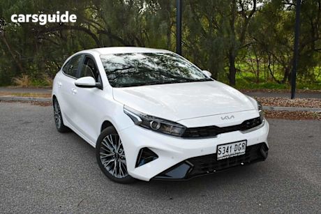 White 2021 Kia Cerato Hatchback Sport