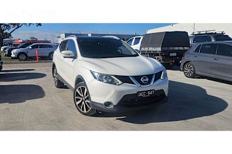 White 2015 Nissan Qashqai Wagon TI F