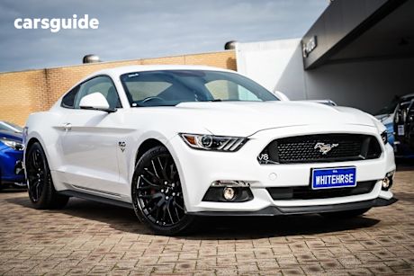 White 2017 Ford Mustang Coupe Fastback GT 5.0 V8