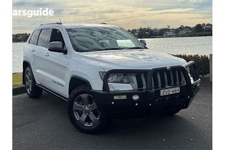 White 2013 Jeep Grand Cherokee Wagon TRAILHAWK 4X4