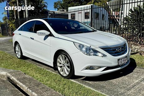 White 2010 Hyundai I45 Sedan Premium