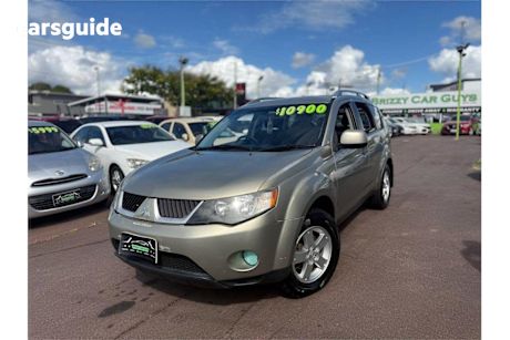 Beige 2008 Mitsubishi Outlander OtherCar