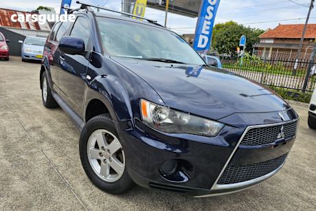 Blue 2011 Mitsubishi Outlander Wagon LS (fwd)