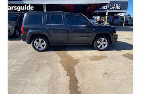 Grey 2014 Jeep Patriot Wagon SPORT F