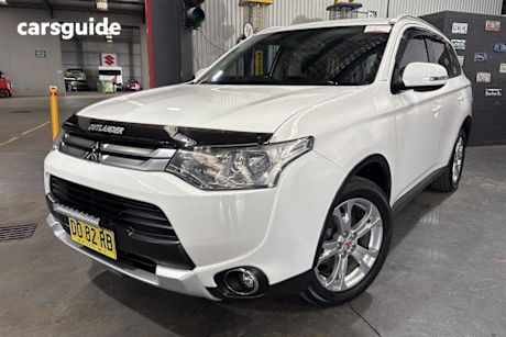 White 2014 Mitsubishi Outlander Wagon LS (4X2)