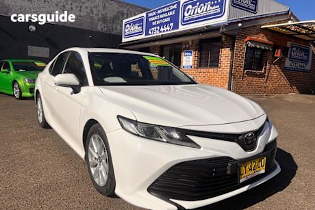 White 2018 Toyota Camry Sedan ASCENT ASV70R