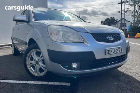 Silver 2006 Kia RIO Sedan EX