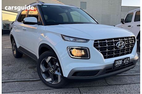 White 2025 Hyundai Venue SUV ELITE F
