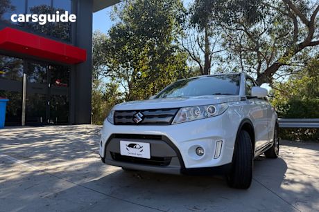 White 2017 Suzuki Vitara Wagon RT-S