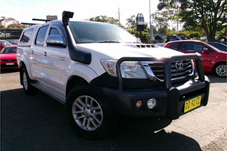 White 2014 Toyota Hilux Dual Cab Pick-up SR5 (4X4)