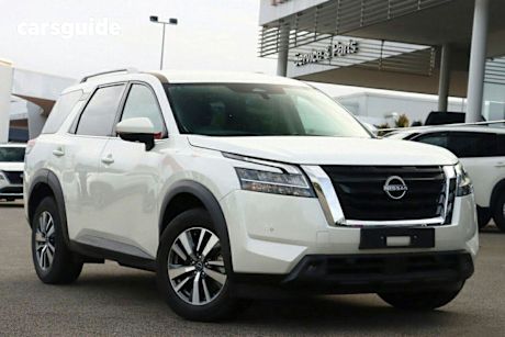White 2024 Nissan Pathfinder Wagon TI (4WD)