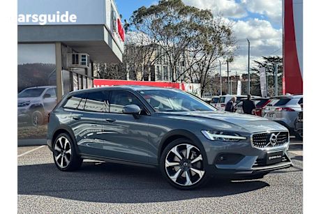 Grey 2021 Volvo V60 Wagon B5 Cross Country
