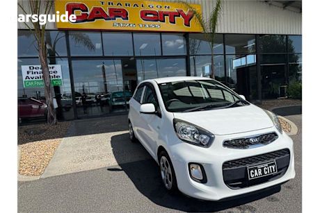 White 2016 Kia Picanto Hatchback SI