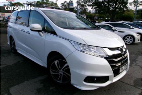 White 2017 Honda Odyssey Wagon VTI-L