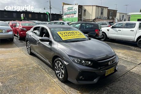 Grey 2019 Honda Civic Hatchback +luxe Limited Edition