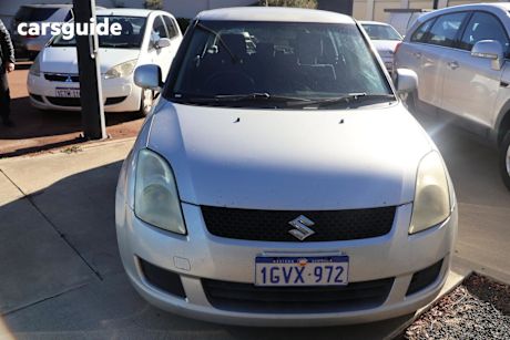 Silver 2009 Suzuki Swift Hatchback