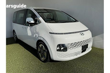 White 2022 Hyundai Staria OtherCar F