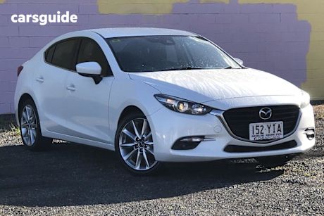 White 2018 Mazda 3 Sedan SP25
