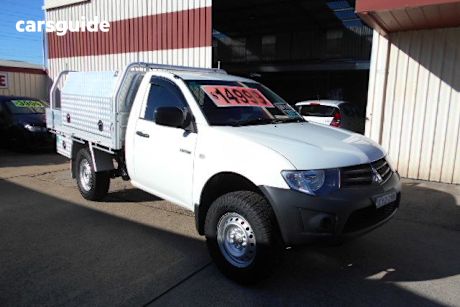 White 2015 Mitsubishi Triton Cab Chassis GL