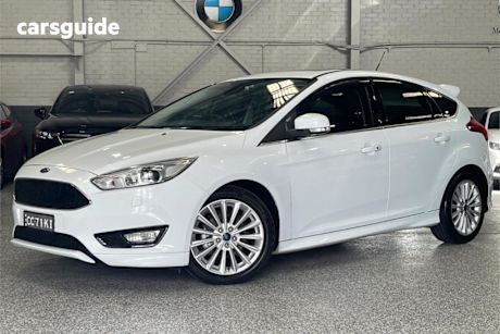 White 2017 Ford Focus Hatch Sport