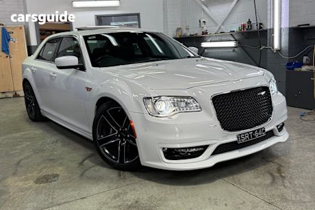 White 2015 Chrysler 300 Sedan SRT8