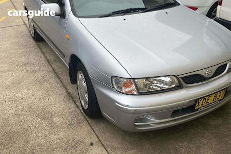 Silver 1999 Nissan Pulsar Sedan LX