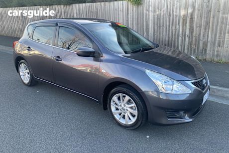 Grey 2015 Nissan Pulsar Hatchback ST