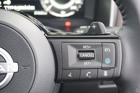 Black 2025 Nissan Qashqai Wagon TI