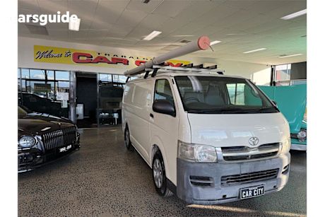 White 2005 Toyota Hiace Commercial R