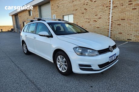 White 2015 Volkswagen Golf Wagon 90 TSI