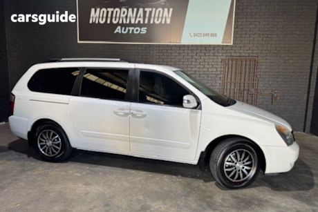 White 2012 Kia Grand Carnival Wagon