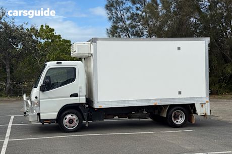 White 2021 Mitsubishi Fuso OTHER OtherCar