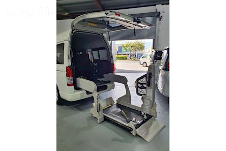 White 2013 Toyota Hiace Wagon