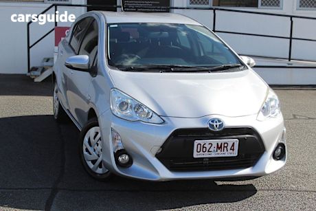 Silver 2017 Toyota Prius-C Hatch F