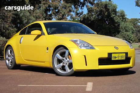 Yellow 2005 Nissan 350Z Coupe 35TH Anniversary