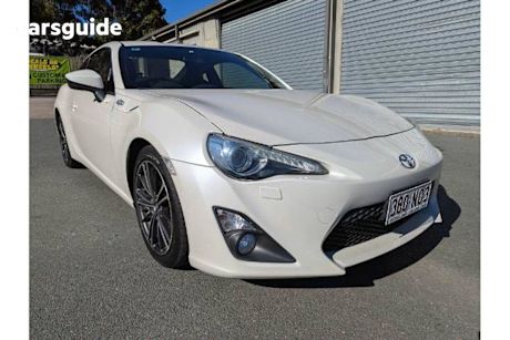 White 2013 Toyota 86 Coupe GTS R