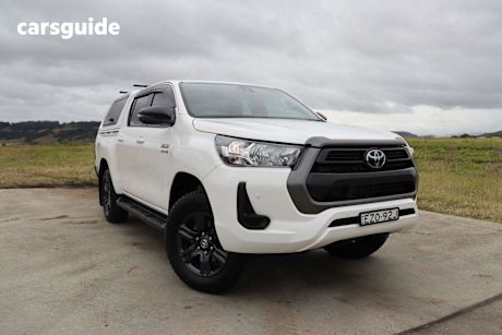 White 2023 Toyota Hilux OtherCar