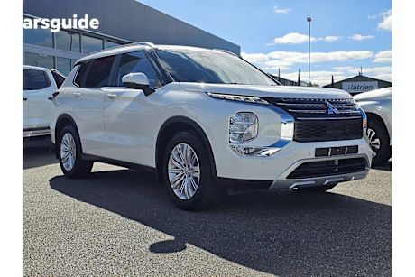 White 2021 Mitsubishi Outlander SUV LS 4X4