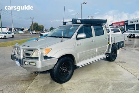 Silver 2005 Toyota Hilux Dual Cab Pick-up SR5 (4X4)