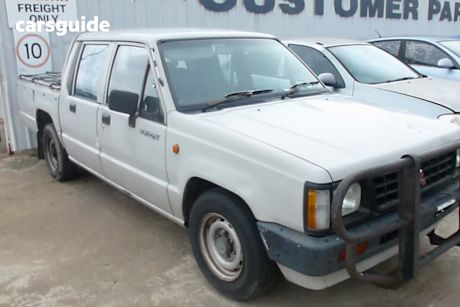 Beige 1991 Mitsubishi Triton Double Cab Utility
