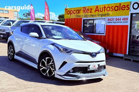 White 2017 Toyota C-HR Wagon (Hybrid)