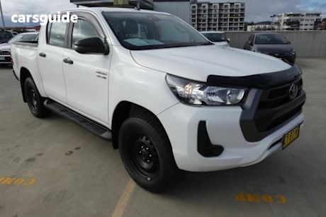 White 2021 Toyota Hilux Double Cab Pick Up SR (4X4)
